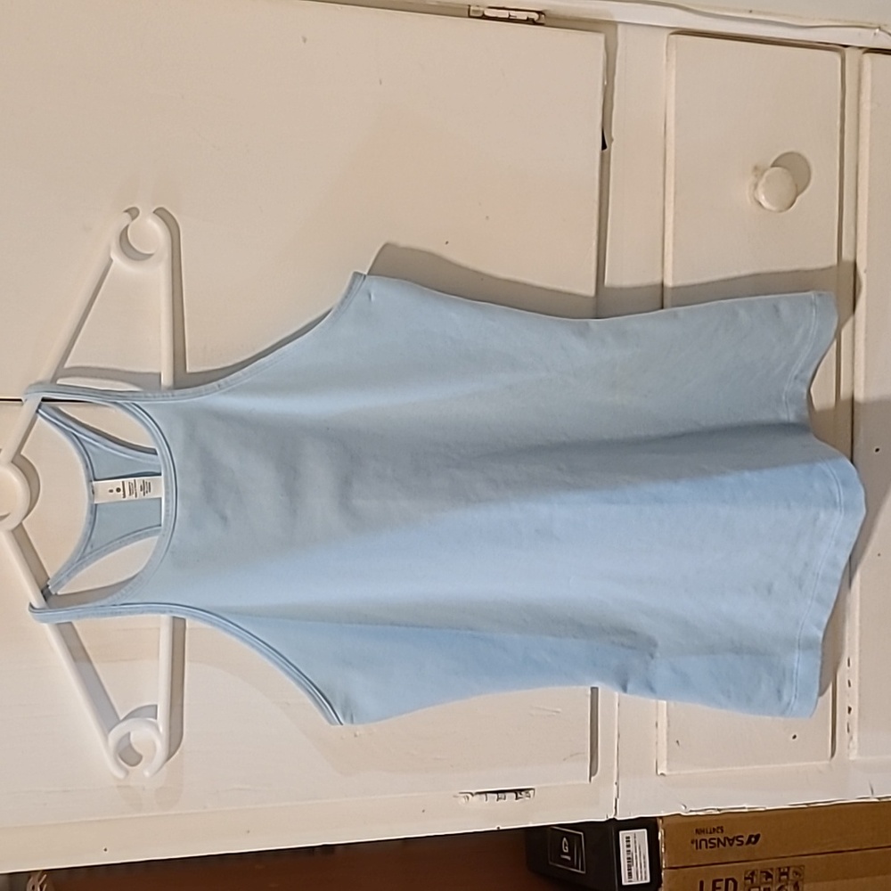 Lululemon Atletic Racerback top, Size 8, Color Light Blue 🎁🥰🎄🎁🥰🎄🎁🥰🎄🎁🥰